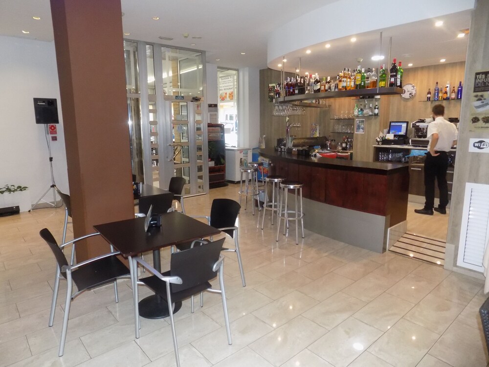 Hotel Bar