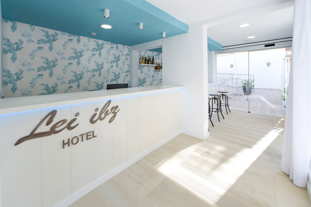 Hotel Bar