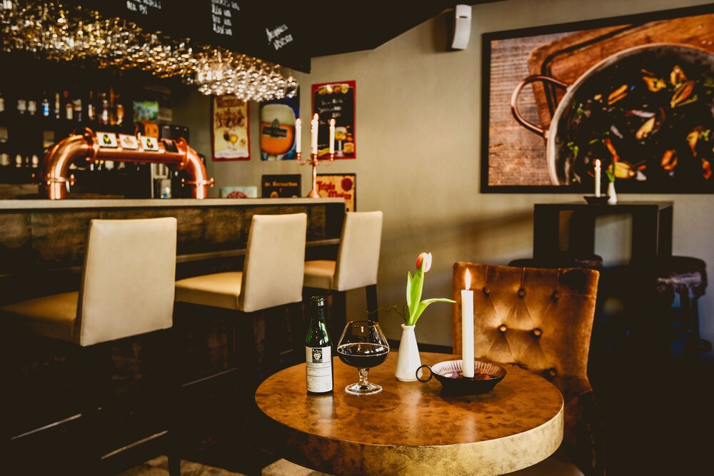 Hotel Bar