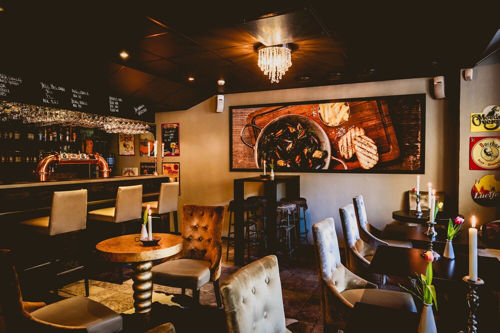 Hotel Lounge