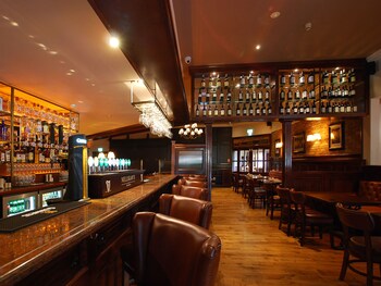 Hotel Bar