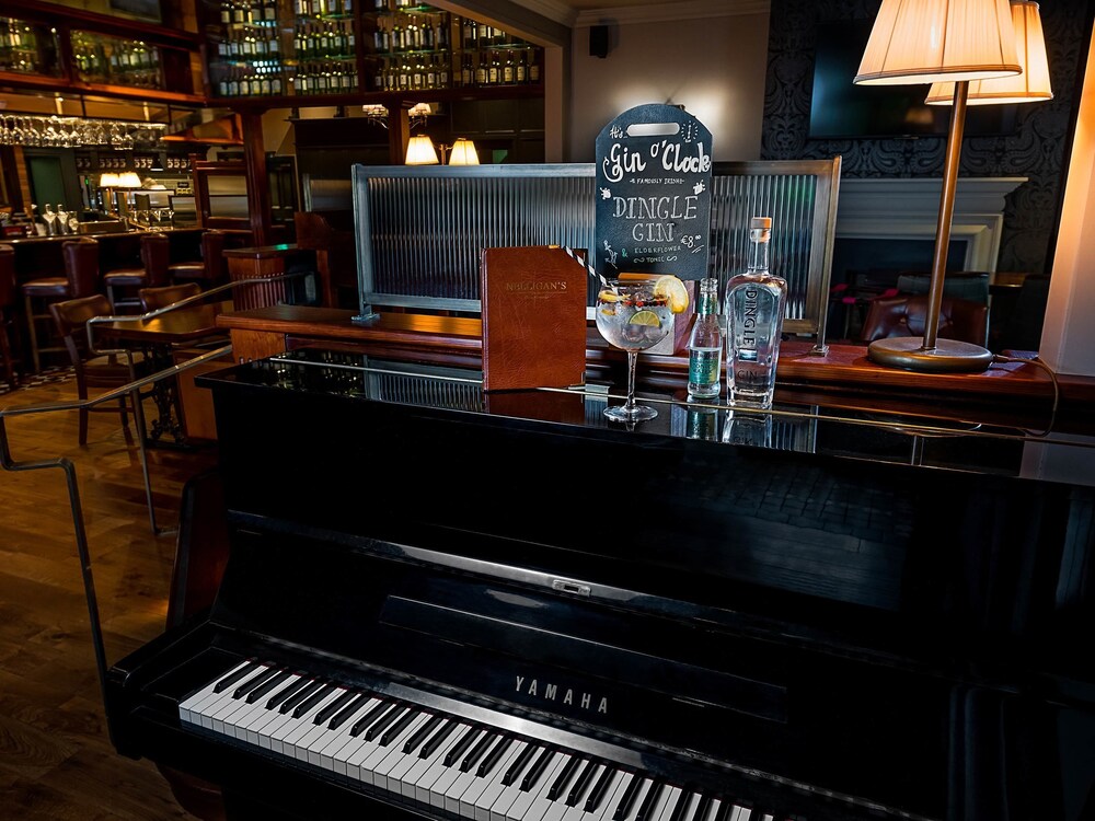 Hotel Bar