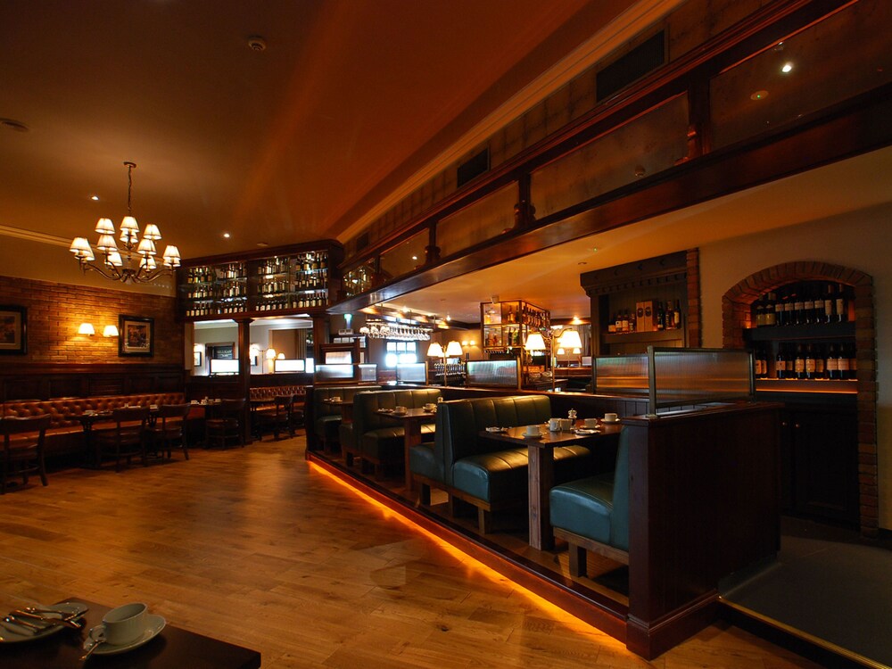 Hotel Bar