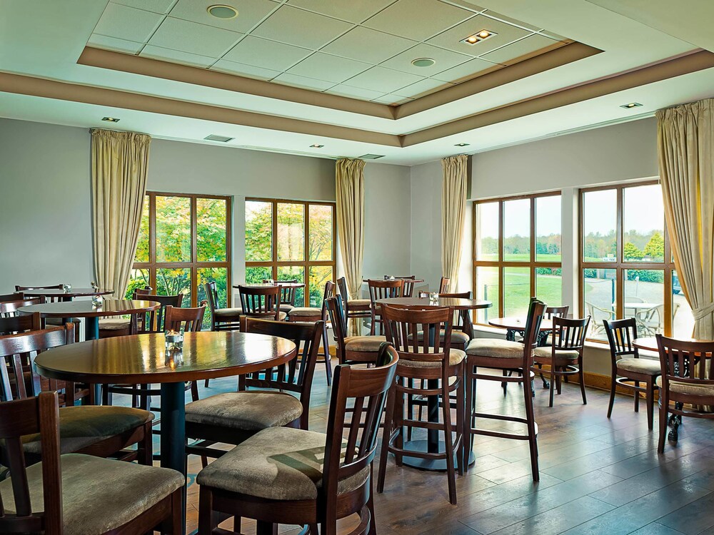 Hotel Lounge
