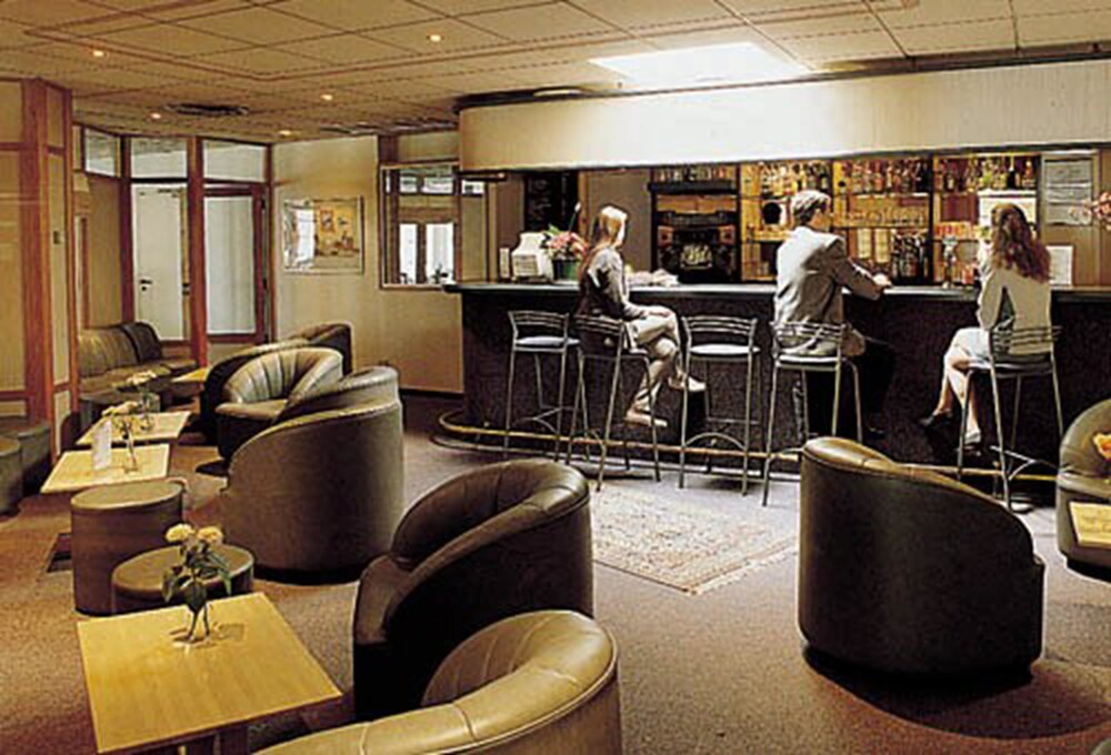 Hotel Bar