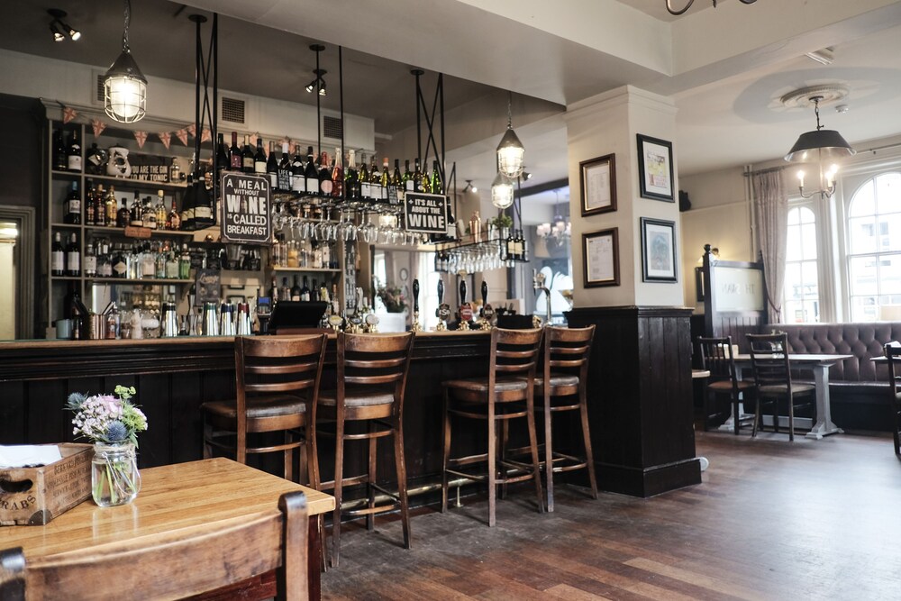 Hotel Bar