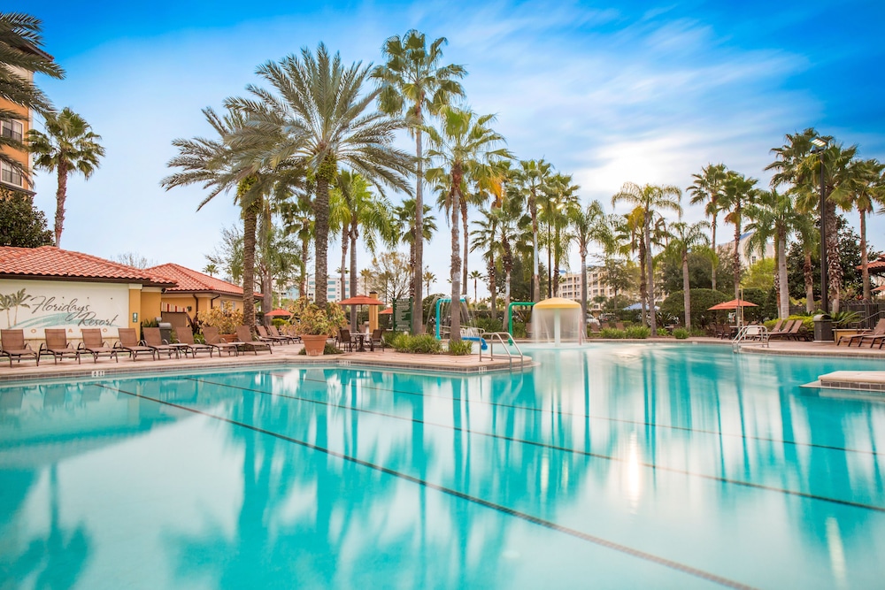 Outdoor pool, Floridays Resort Orlando