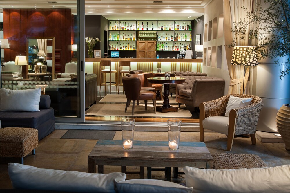 Hotel Bar