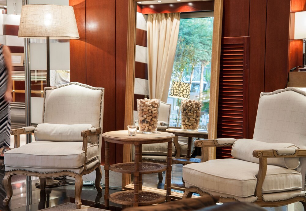 Hotel Lounge