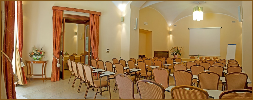Executive Lounge