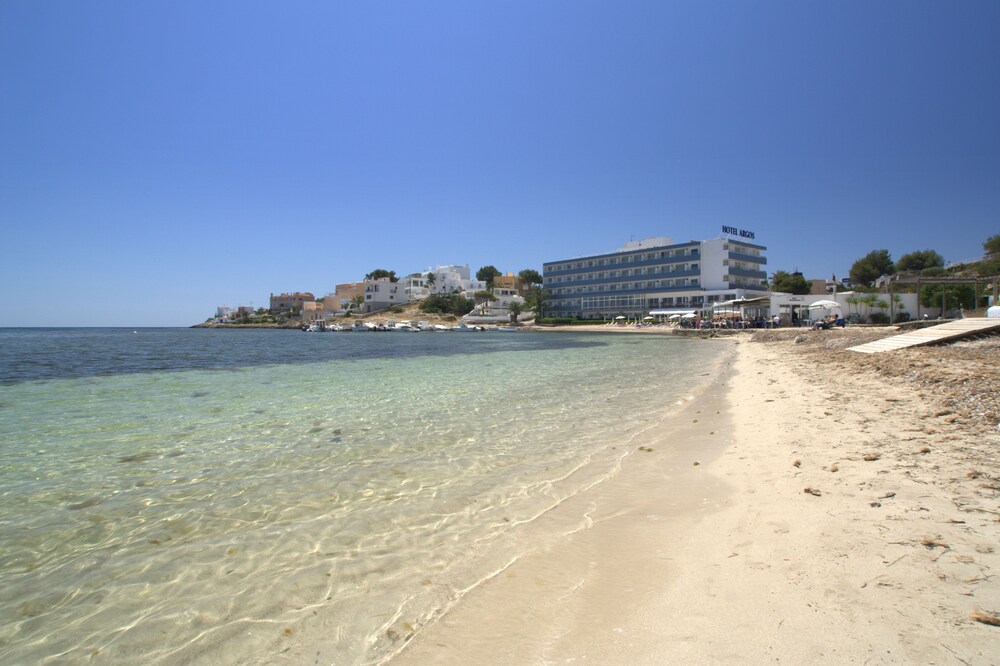Hotel Front - Evening/Night