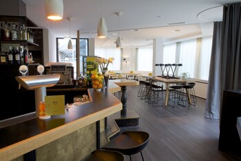 Hotel Lounge