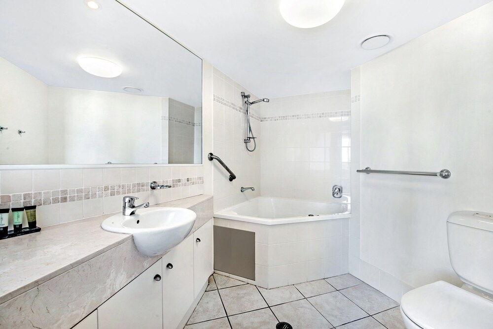 Apartment, 3 Bedrooms - Bathroom