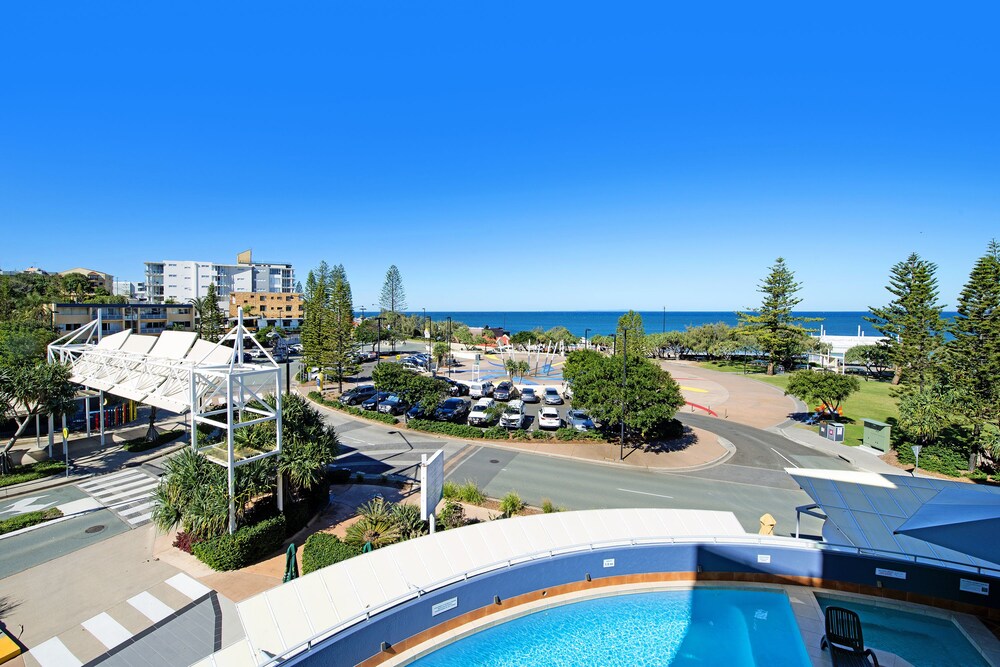 2 Bedroom, 2 Bathroom Apartment - Guestroom View