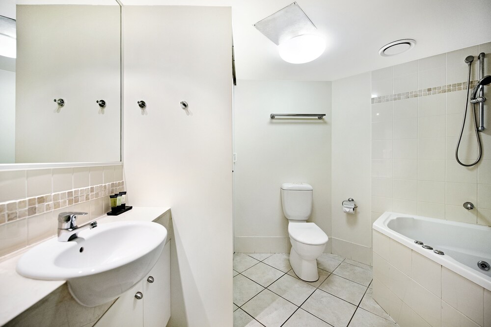 1 Bedroom Apartment - Bathroom