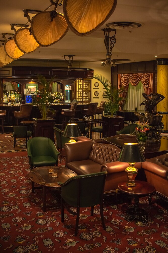 Hotel Bar