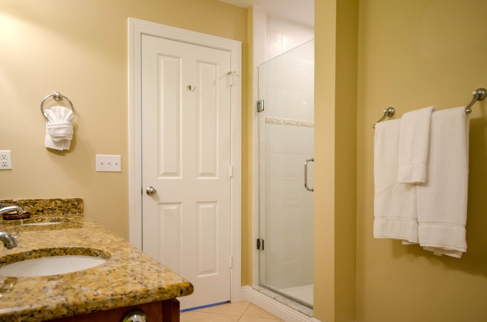 Condo, 3 Bedrooms, Bay View - Bathroom Sink