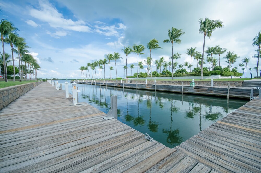Dock