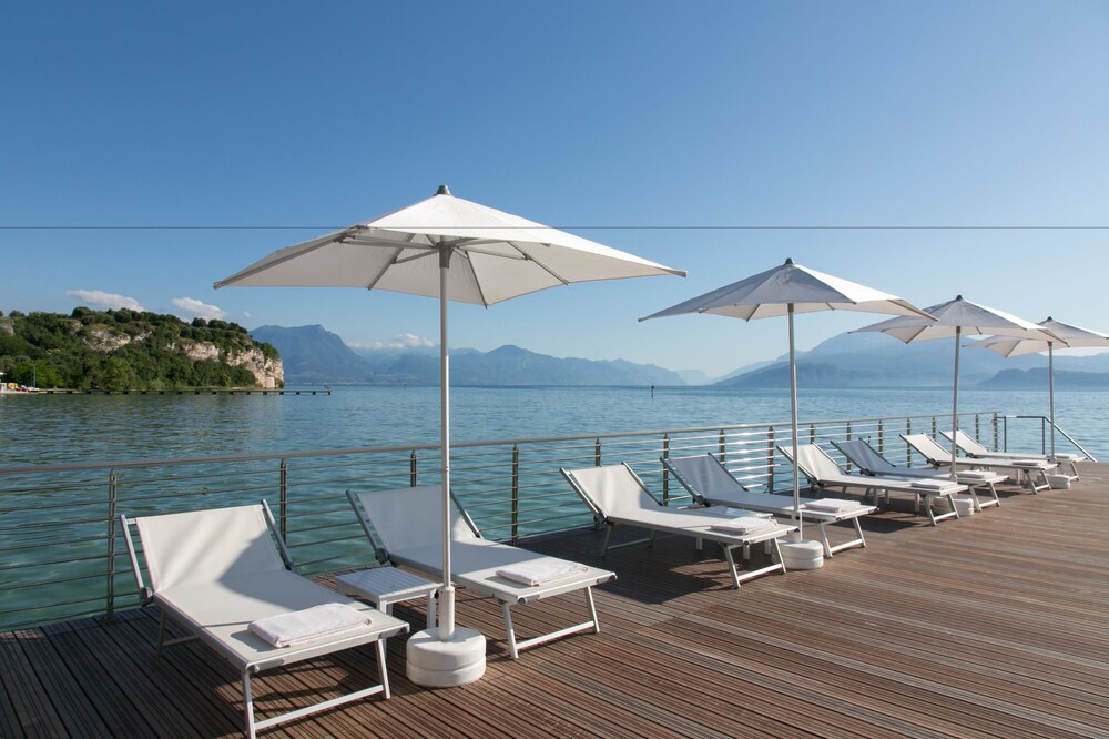 Dock