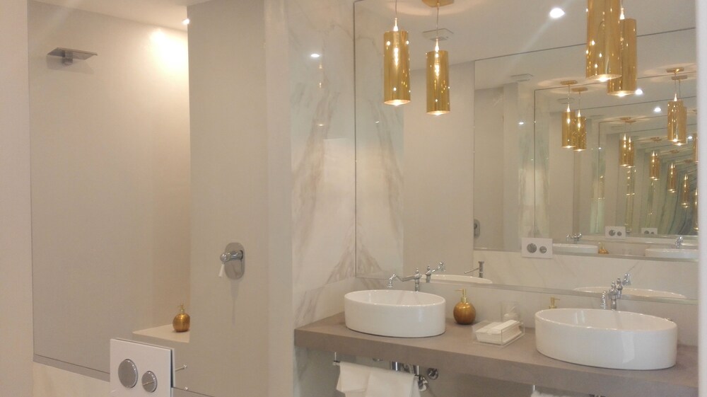 Superior Studio Suite, Non Smoking, Private Bathroom - Bathroom