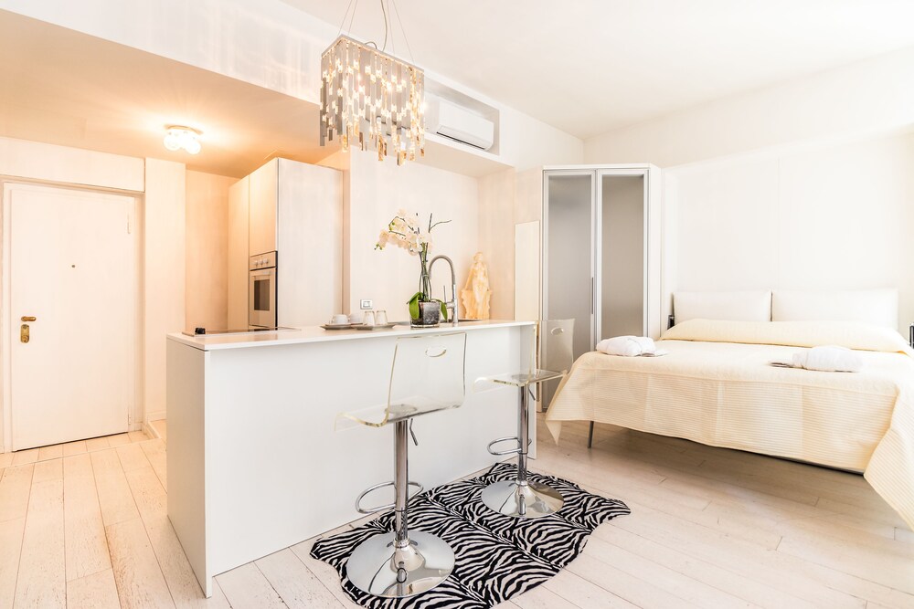 Design Studio (Via Passarella, 4) - Guestroom