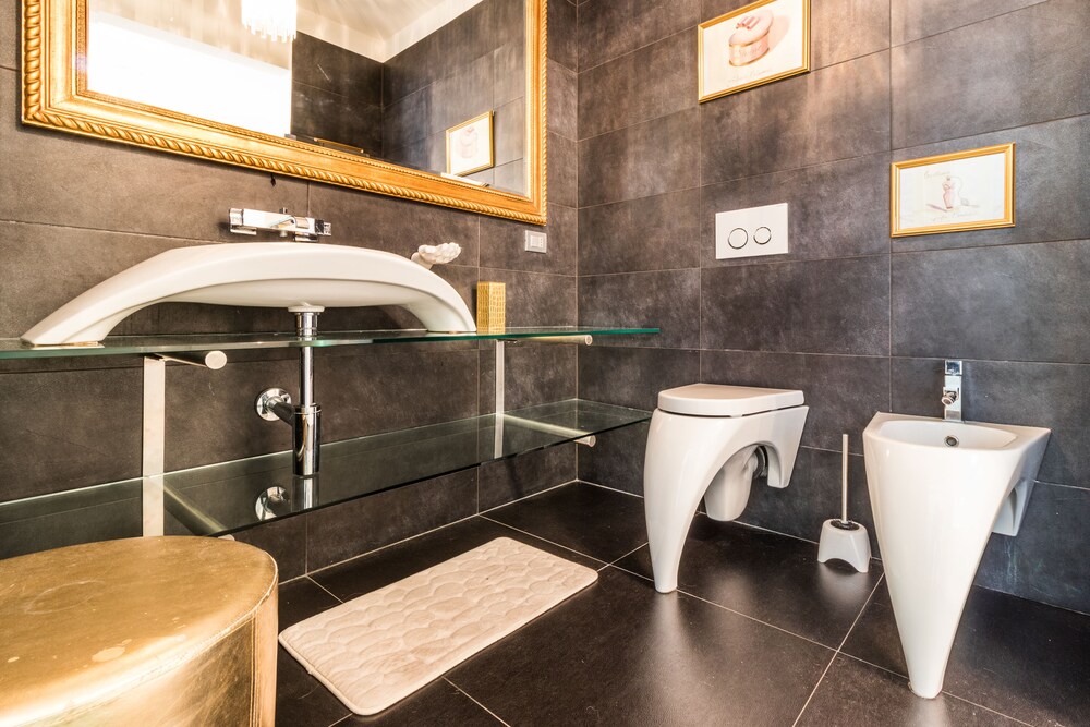 Design Studio (Via Passarella, 4) - Bathroom