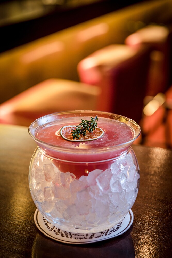 Hotel Bar