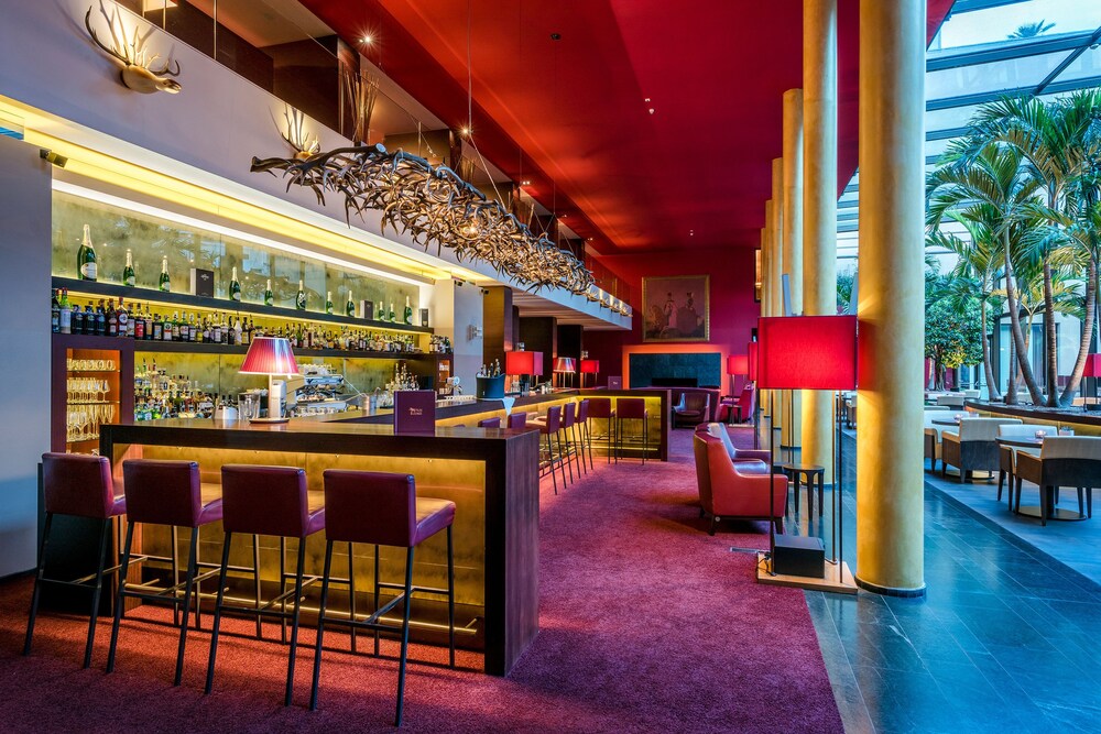 Hotel Bar