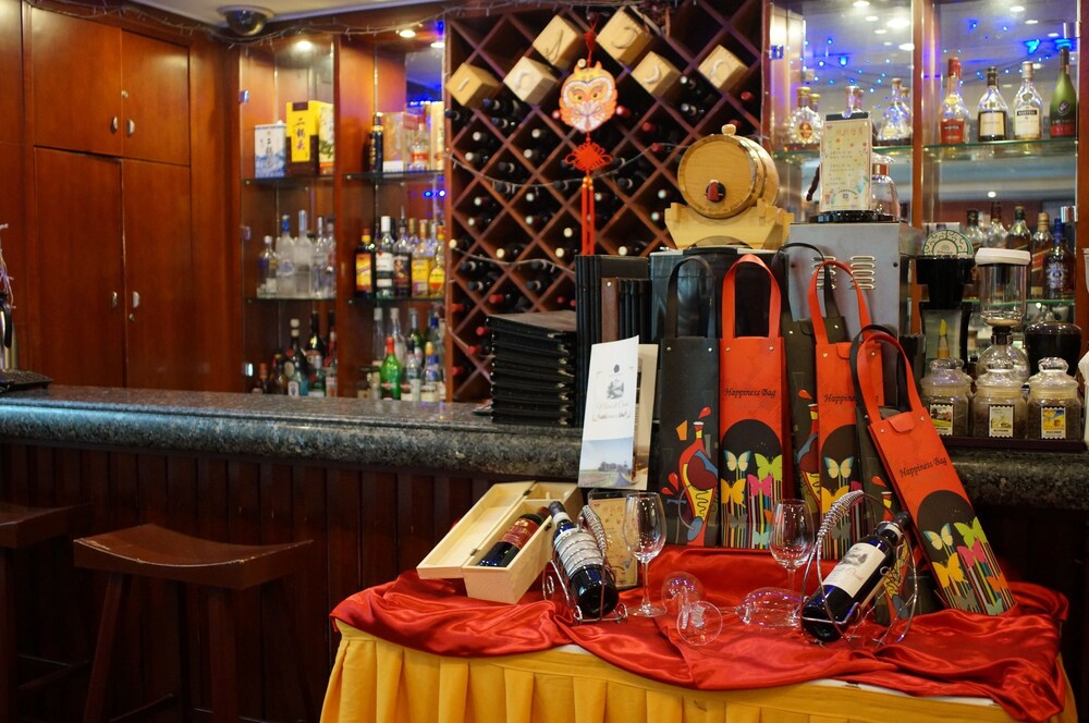 Hotel Bar