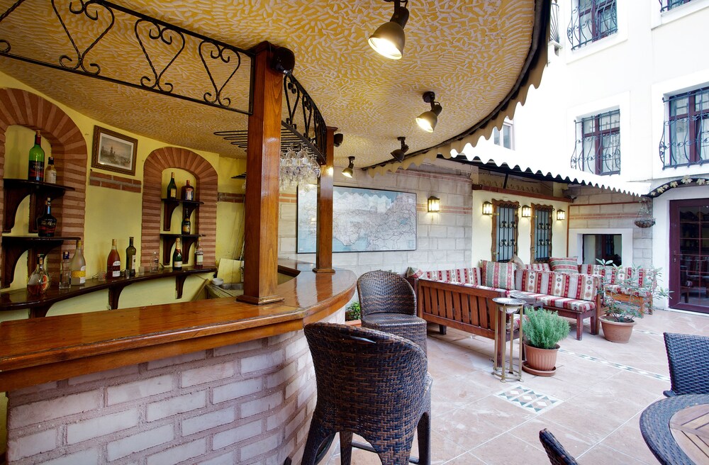 Hotel Bar