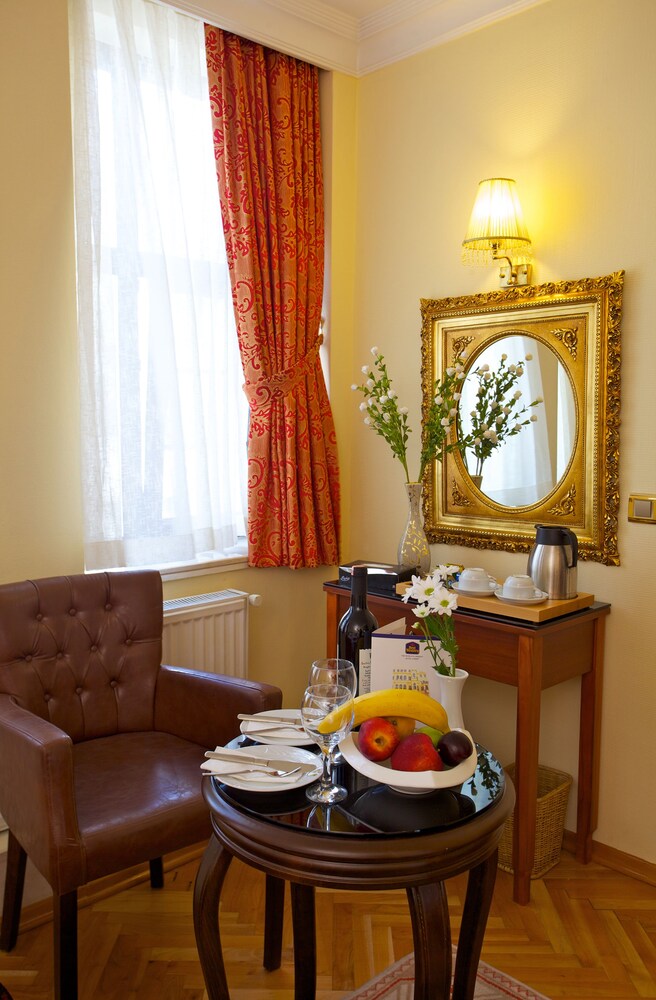 Room Service - Dining