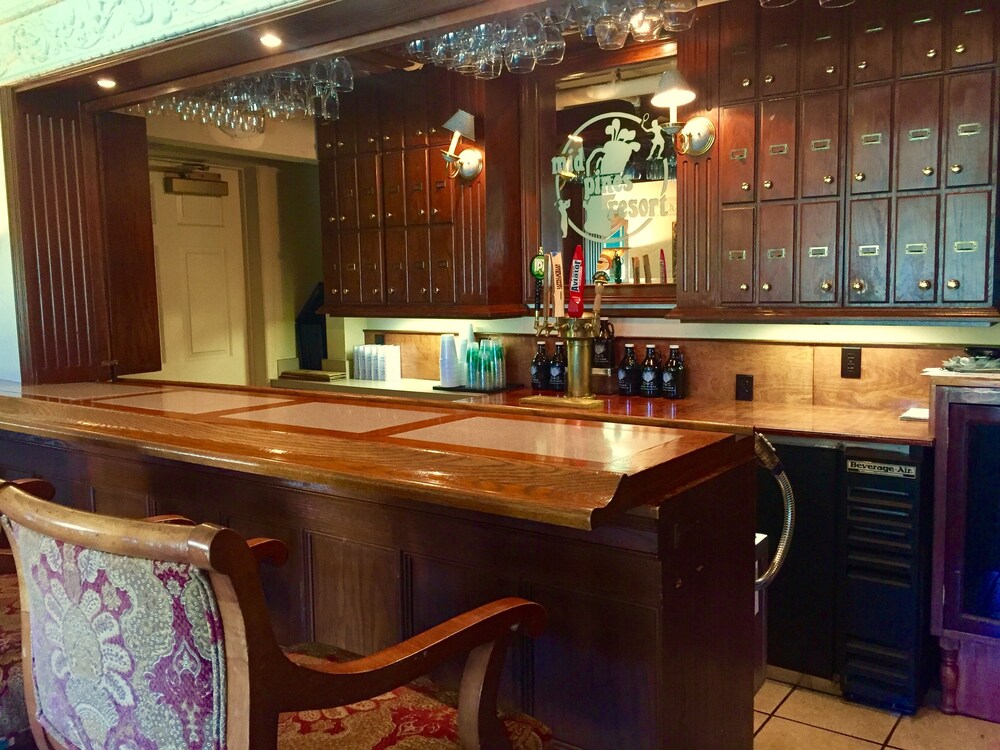 Hotel Bar
