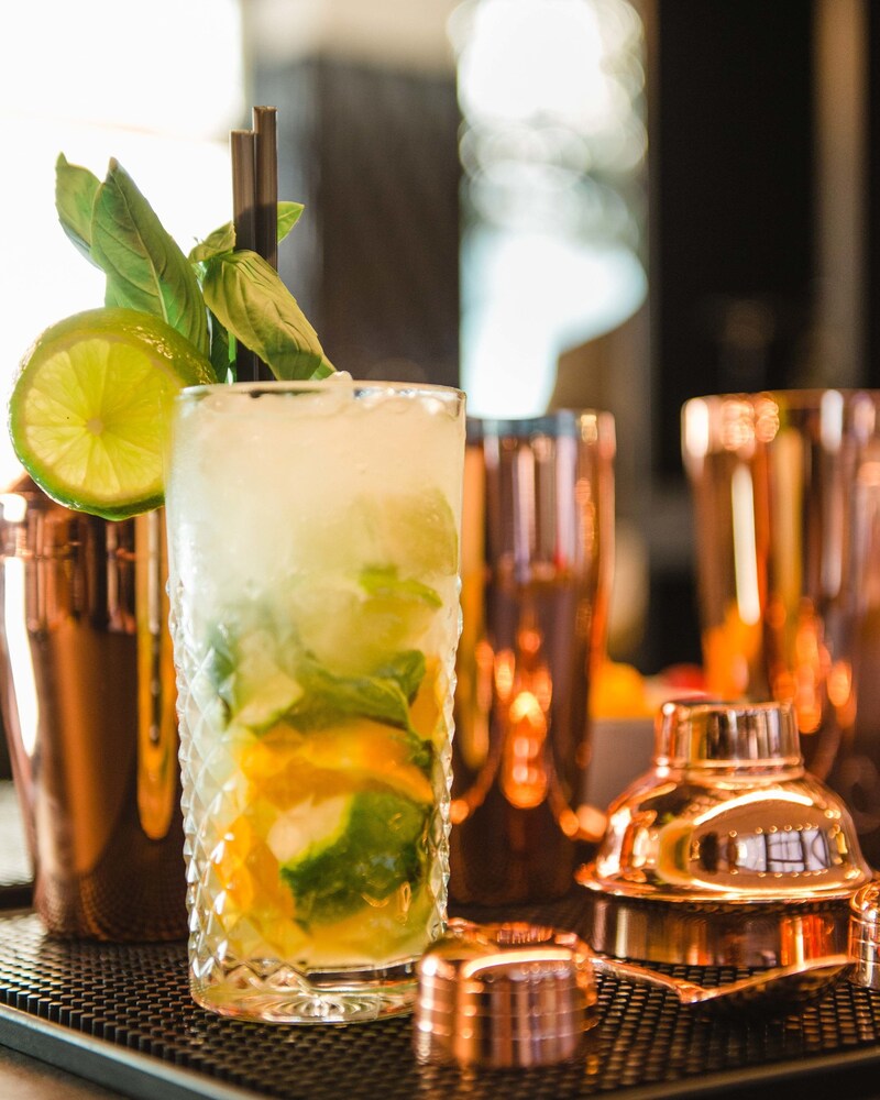 Hotel Bar