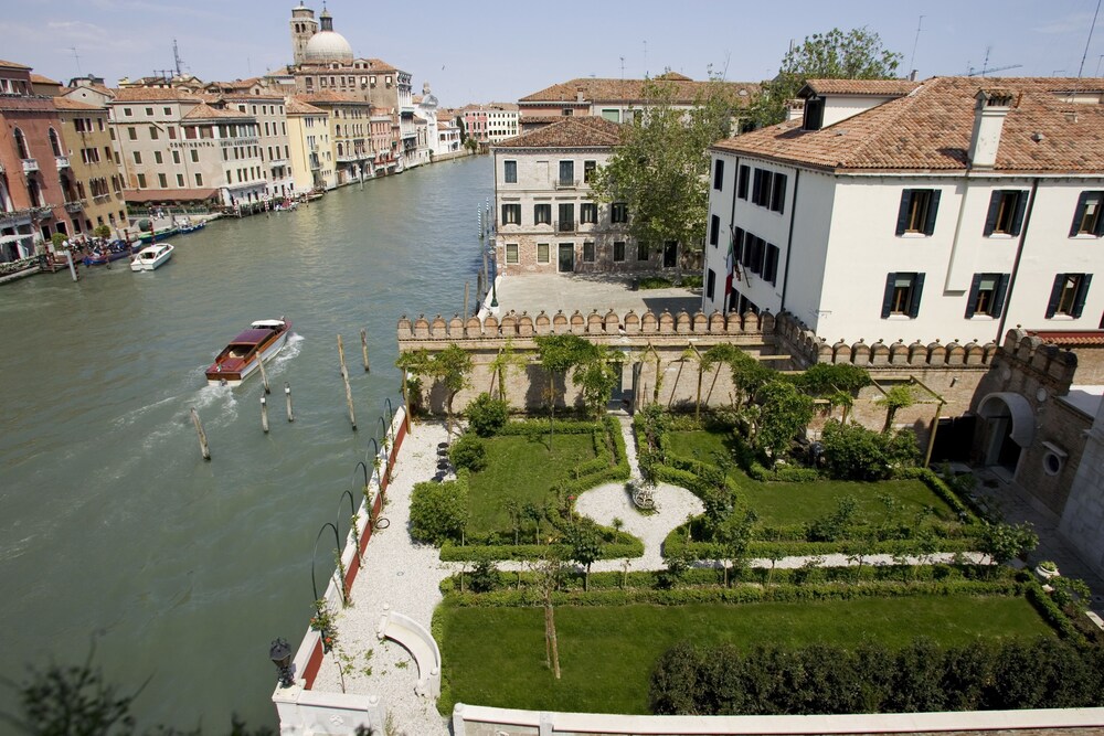 Courtyard View