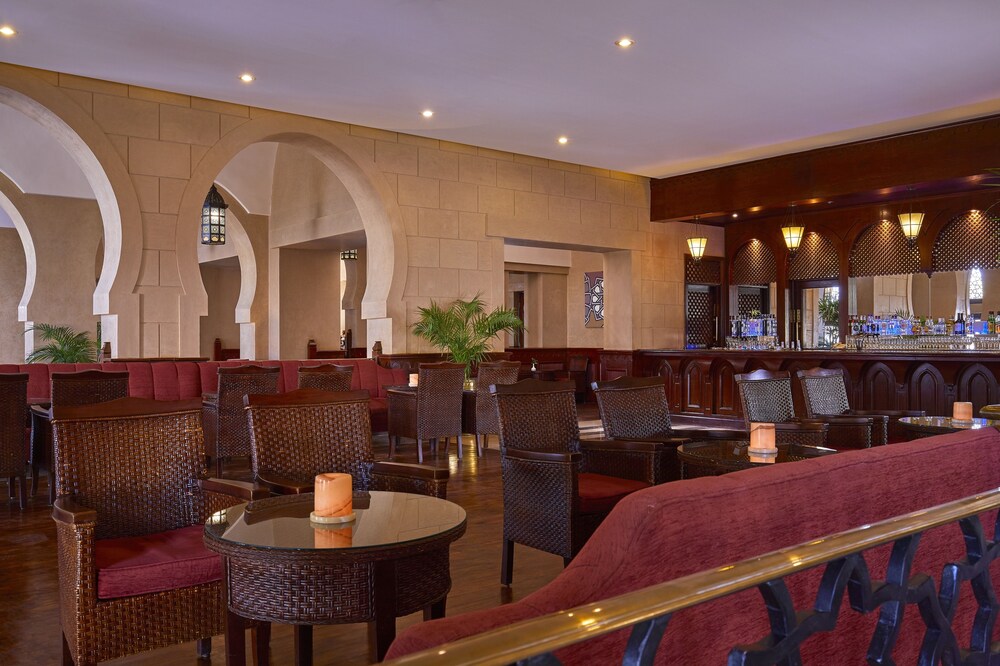 Hotel Lounge