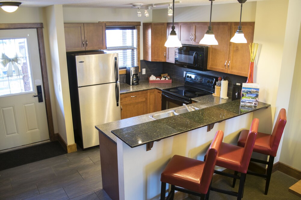 Suite, 2 Bedrooms - In-Room Kitchen
