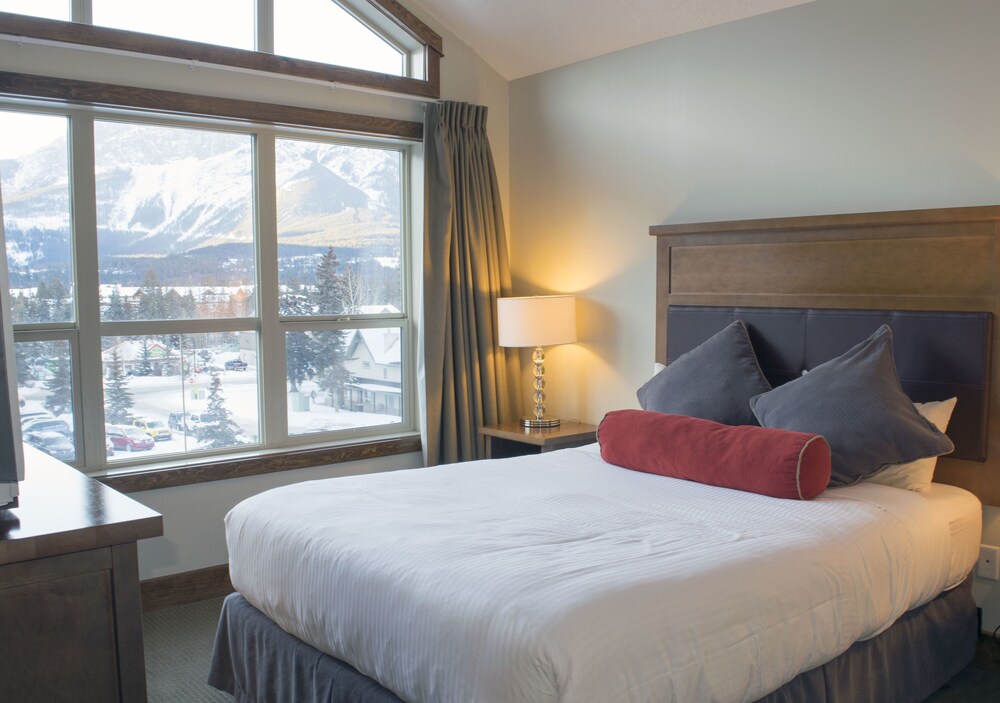 Premium Suite, 3 Bedrooms, Fireplace - Featured Image