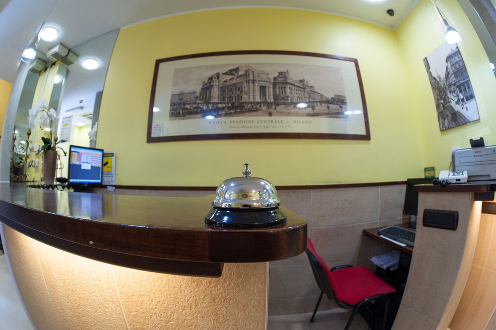 Hotel Lounge
