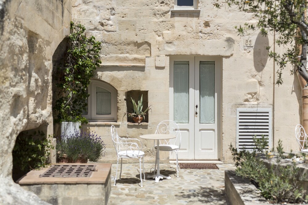 Courtyard View