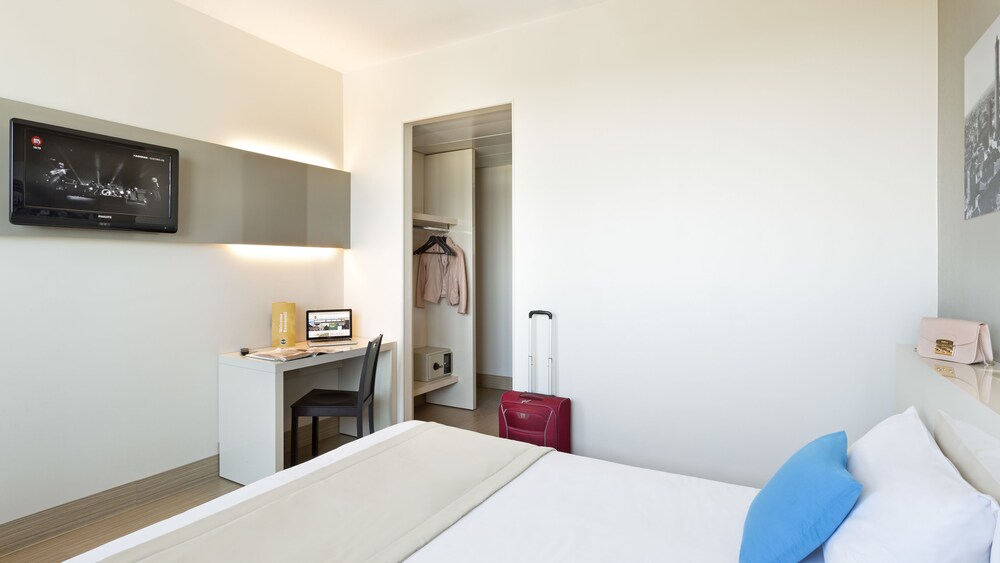 Guestroom View