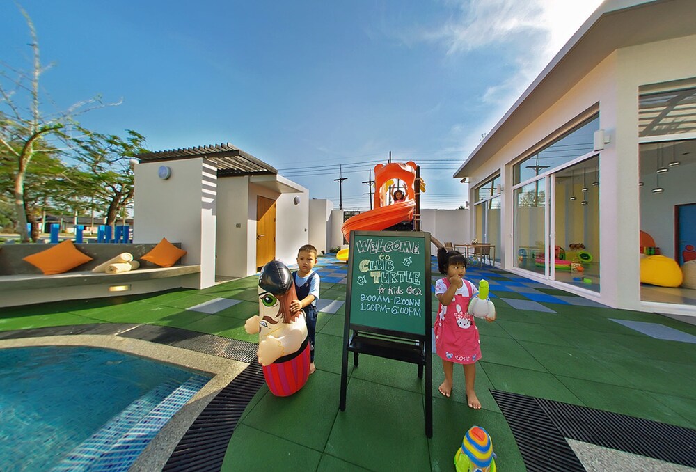 Childrens Play Area - Outdoor