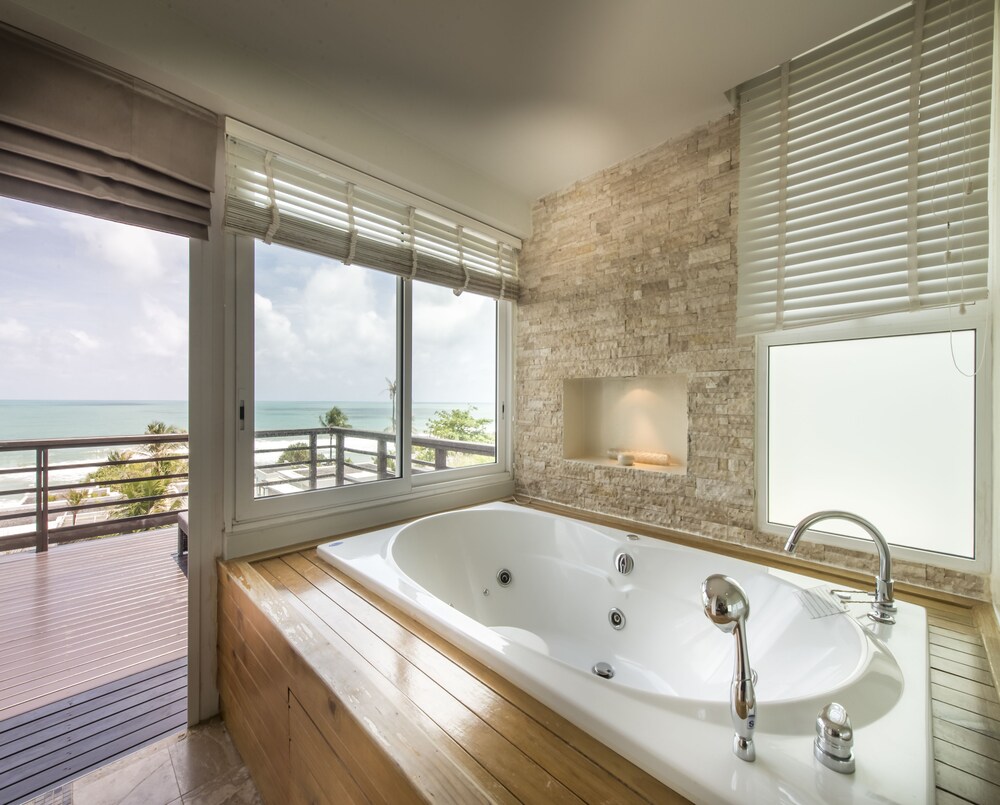 Jetted Tub
