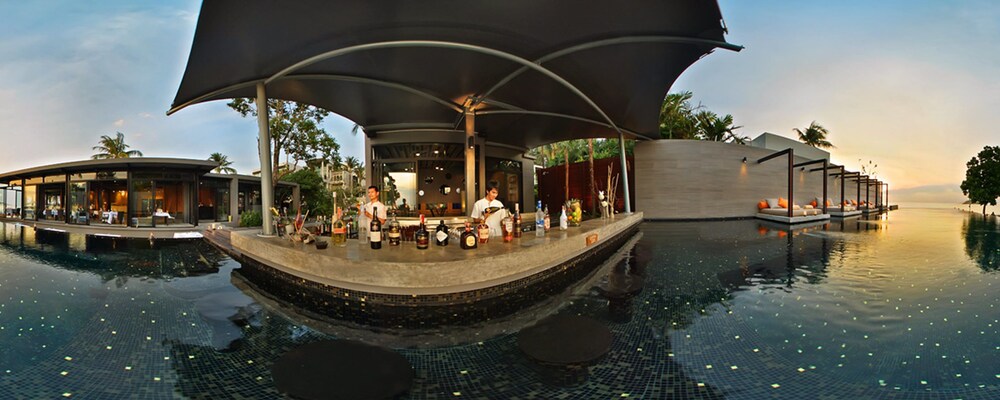 Poolside Bar