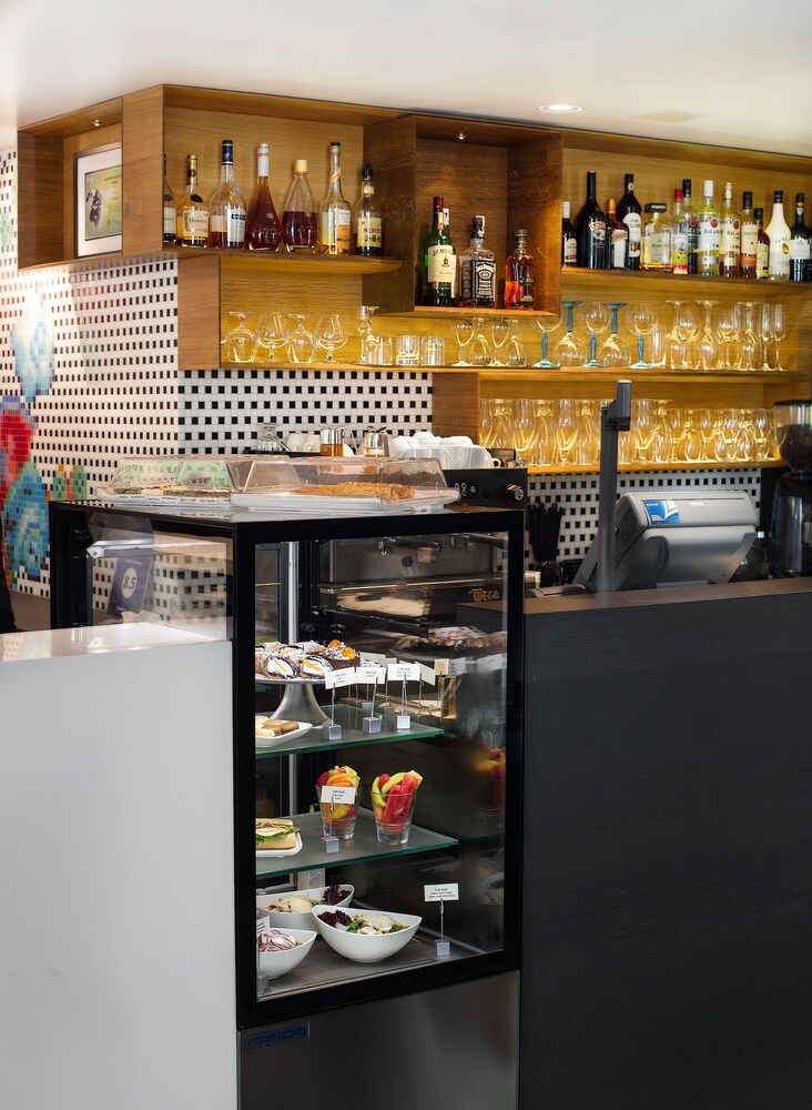 Hotel Bar