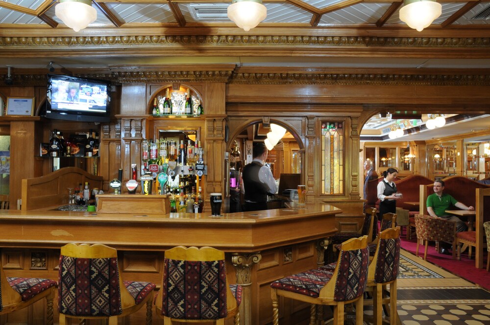 Hotel Bar