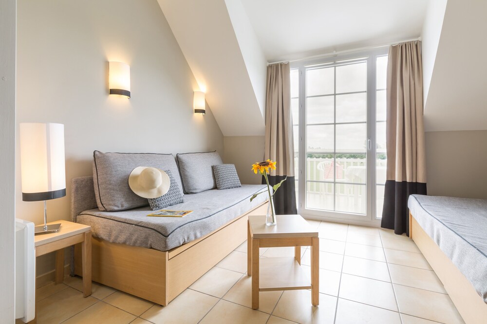 1 Bedroom Apartment 4/5 people Standard - Living Area