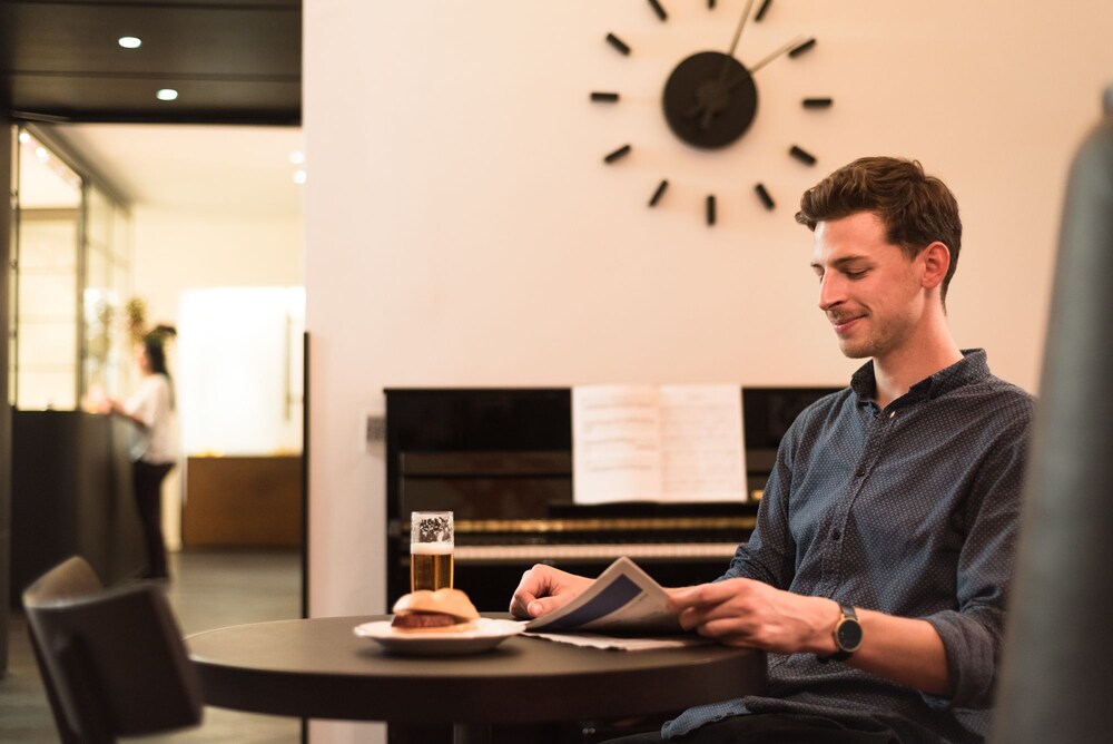Hotel Lounge
