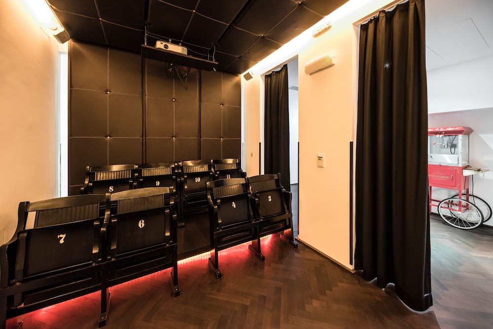 Theater Show