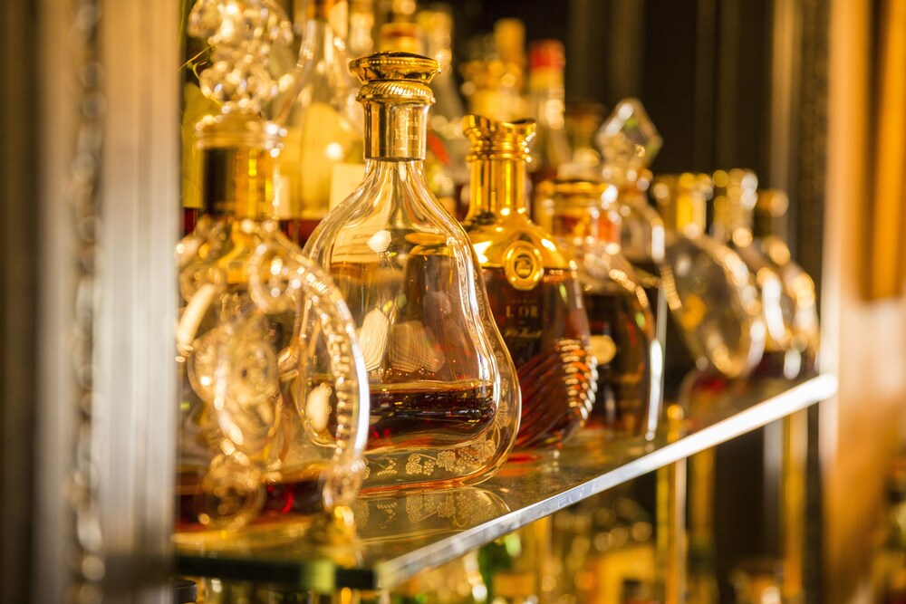 Hotel Bar