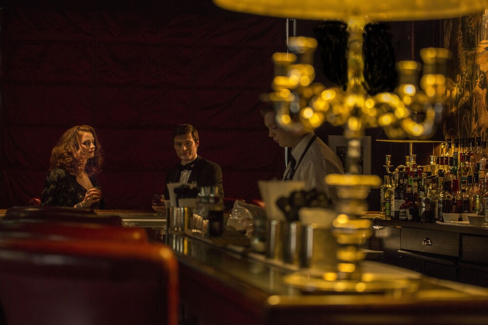 Hotel Bar